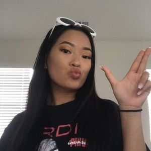 Meet your Posher, Crystal